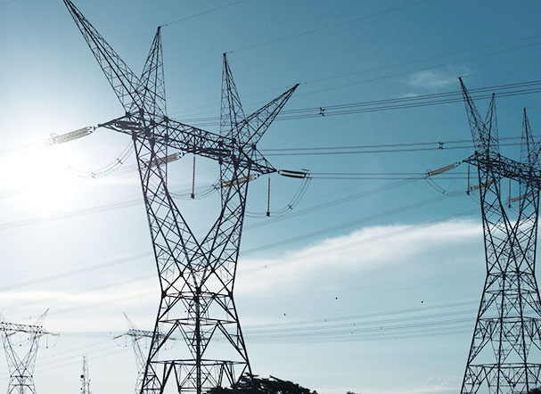 Auction rules for contracting electric power capacity
